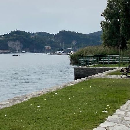 Ferienwohnung La Casa Nel Borgo Angera Exterior foto