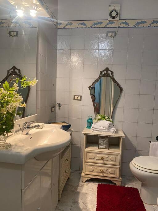 Ferienwohnung La Casa Nel Borgo Angera Exterior foto