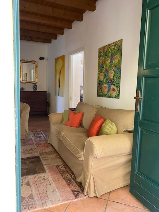 Ferienwohnung La Casa Nel Borgo Angera Exterior foto